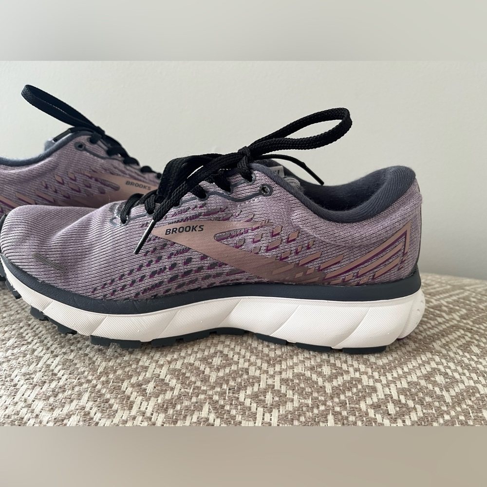 Brooks Women's Athletic Shoes Ghost- Purple and Gray - Picture 3 of 11